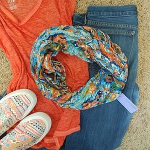 💗 Gorgeous multi-colored infinity scarf